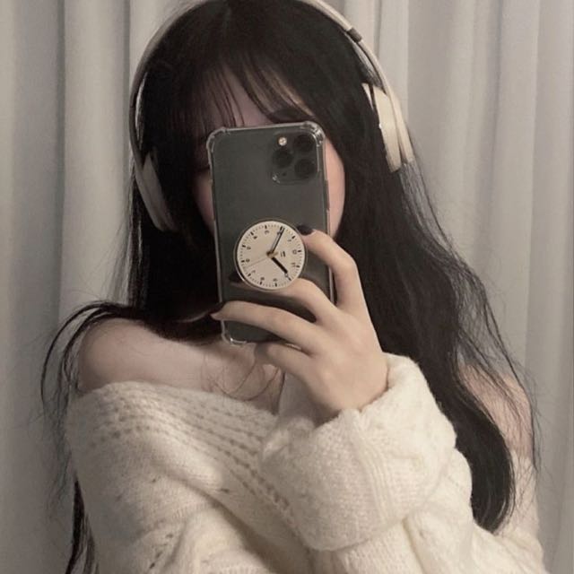 Koreanoutfits WhatsApp channel – K-style trends made easy