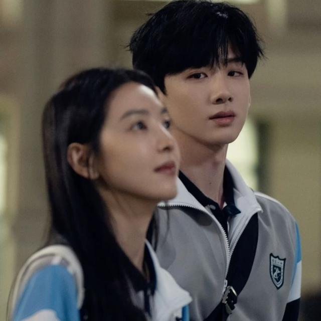 Kpop & Kdrama WhatsApp Channel – All About Multistans