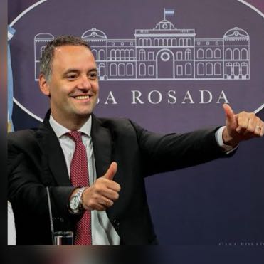 Canal de WhatsApp de Manuel Adorni
